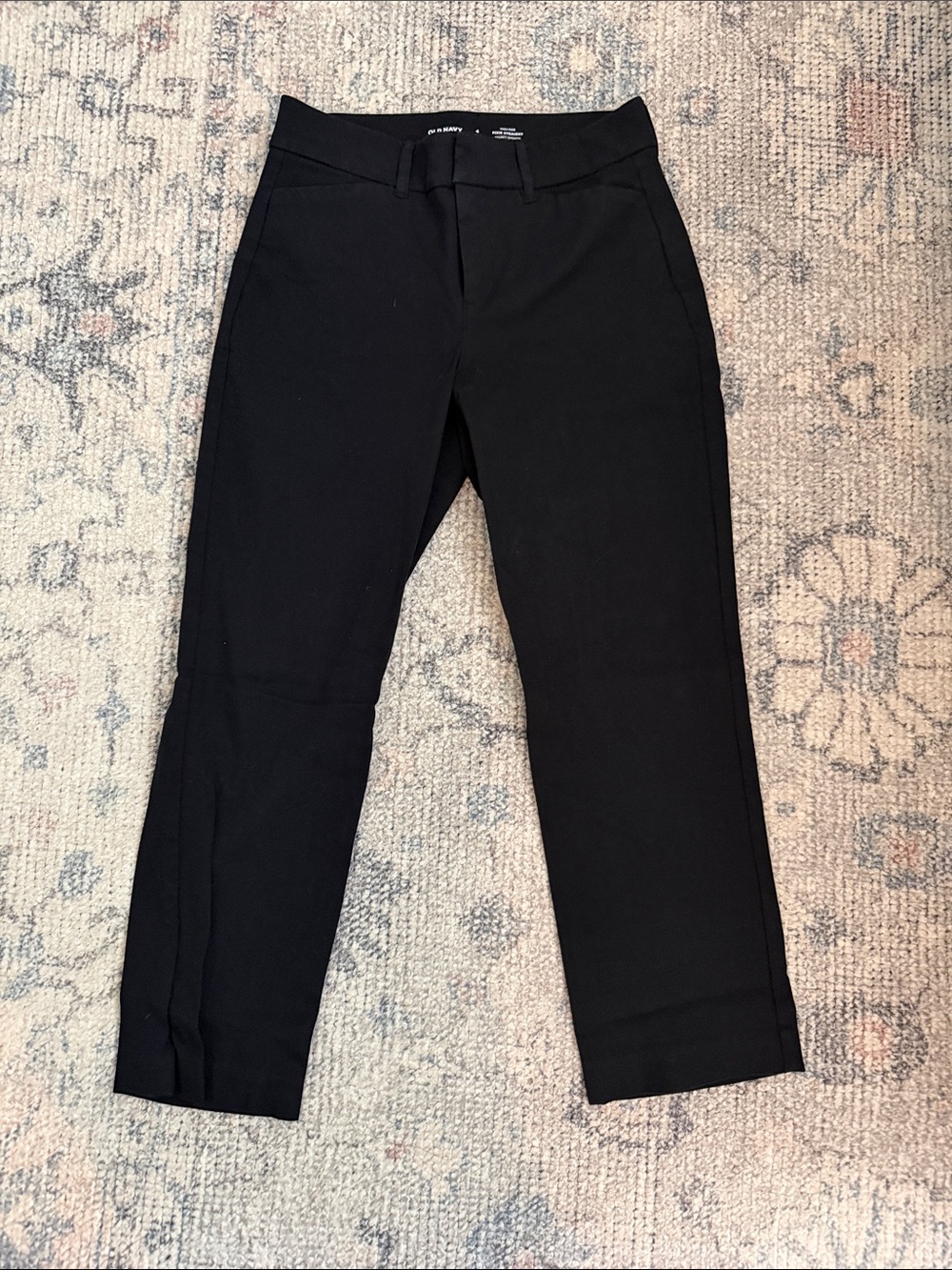 Old Navy Black High Rise Pixie Straight Ankle -Length Women's Dress Pants